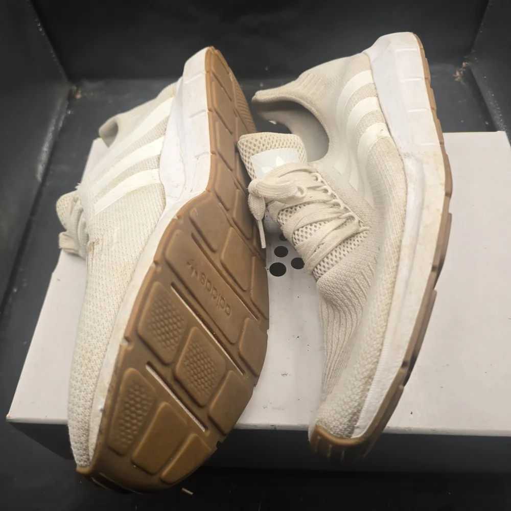 adidas comfortable sneakers